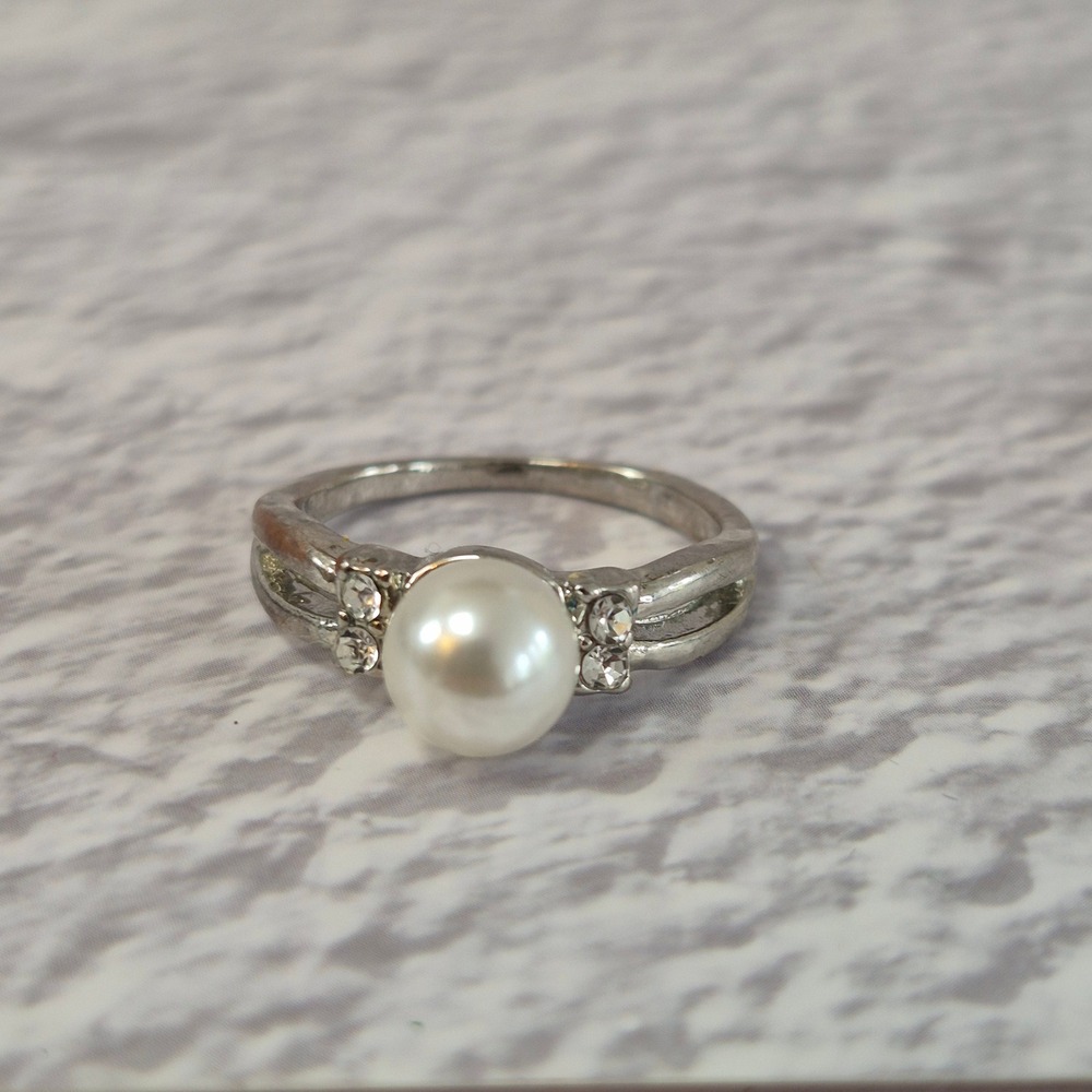 Silver Tone Faux Pearl Rhinestone Split Shank‎ Cocktail Ring Women Size 9